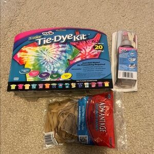 Tulip Tie-Dye Kit with Rubber Bands - 6 colors (make me an offer or bundle)